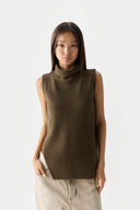 Turtle Neck Cashmere Vest Cub - Gobi Cashmere #color_earth-brown